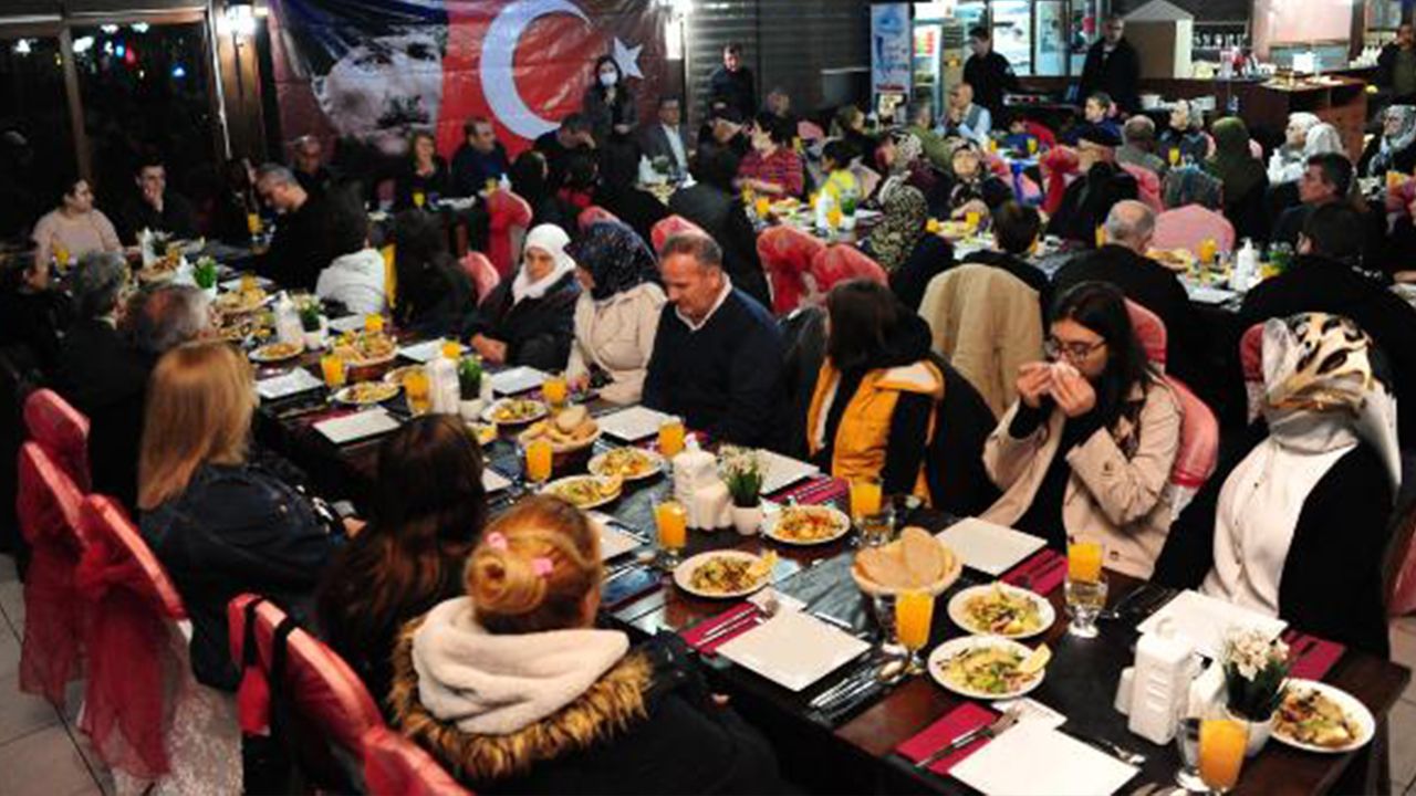 Balçova'da şehit aileleri onuruna yemek düzenlendi