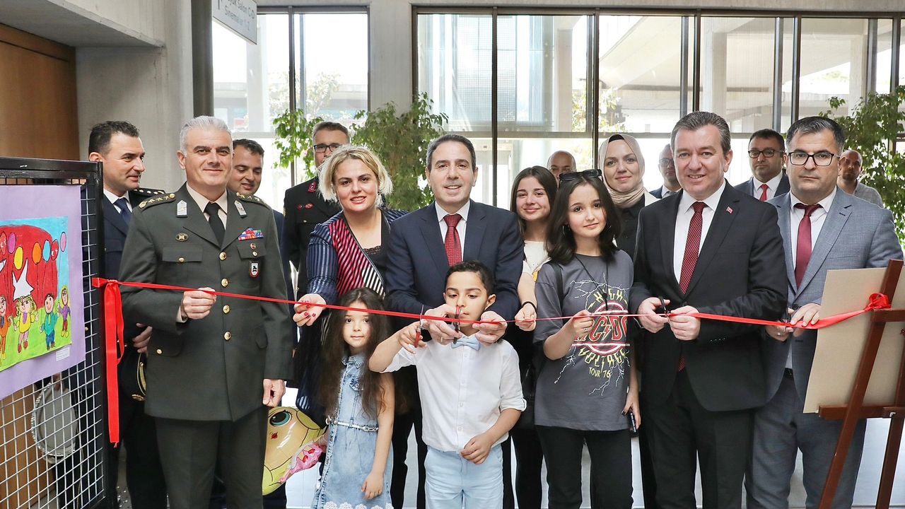 Bergama 23 Nisan'ı coşku ile kutladı