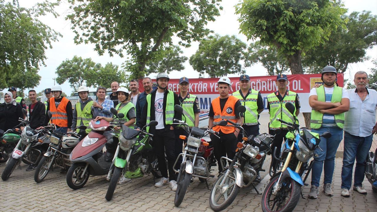 Ödemiş'te jandarma ekipleri motosiklet sürücü adaylarını bilgilendirdi