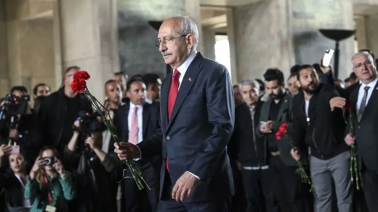 Kemal Kılıçdaroğlu Ata'nın huzuruna çıktı