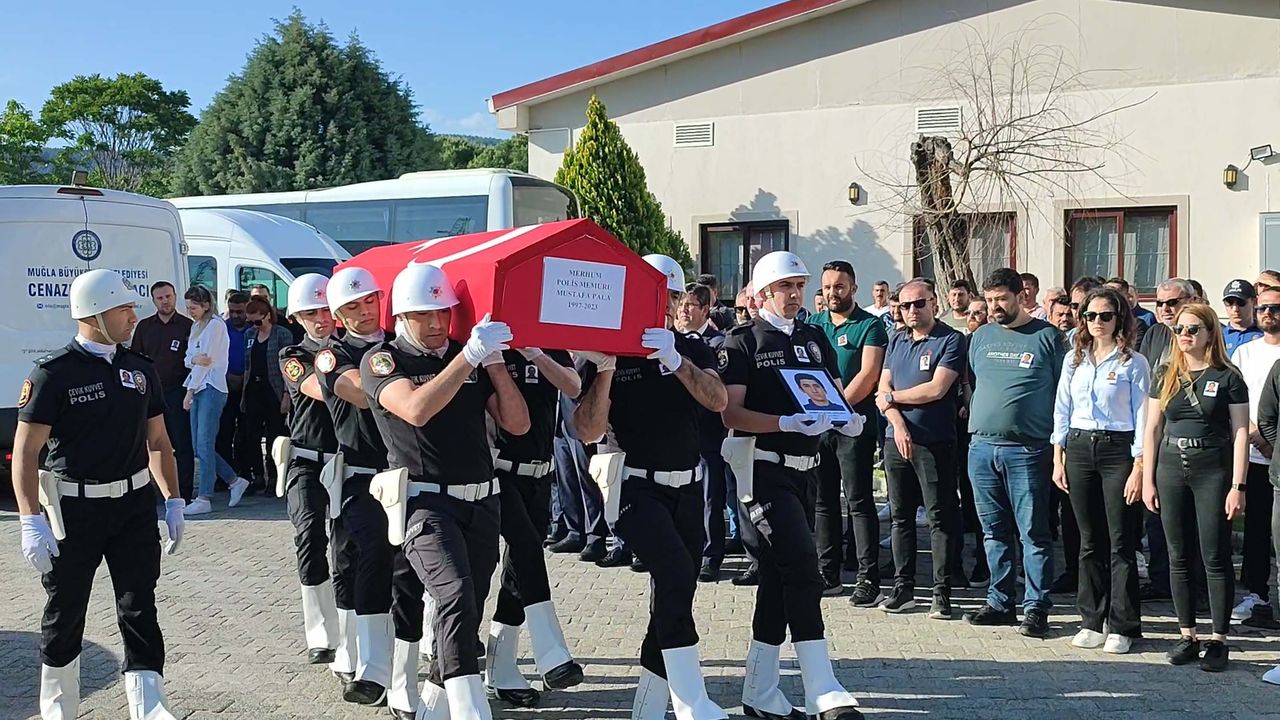 Kazada ölen polis memurunun cenazesi törenle memleketine uğurlandı