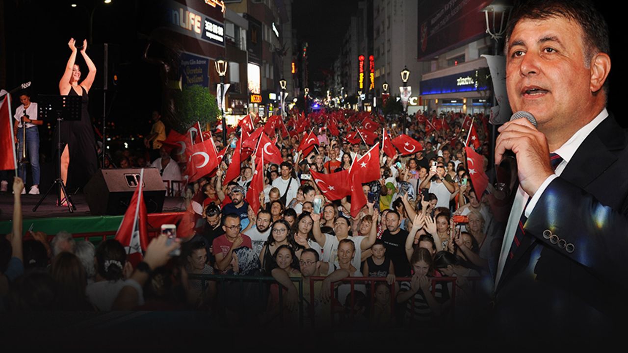 30 Ağustos Zafer Bayramı’nda Karşıyaka kırmızılara büründü