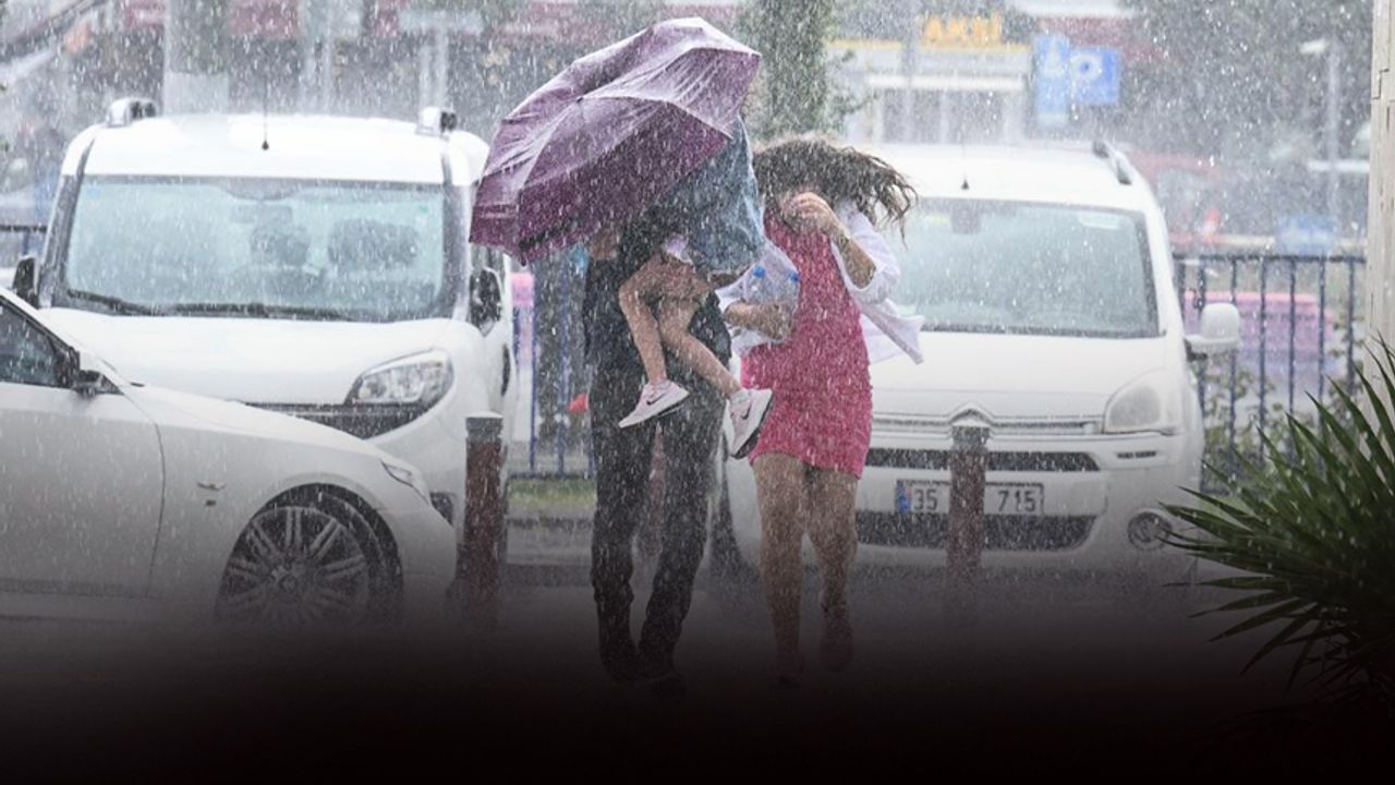 İzmirliler şemsiyesiz dışarı çıkmayın... Sağanak yağış geliyor!
