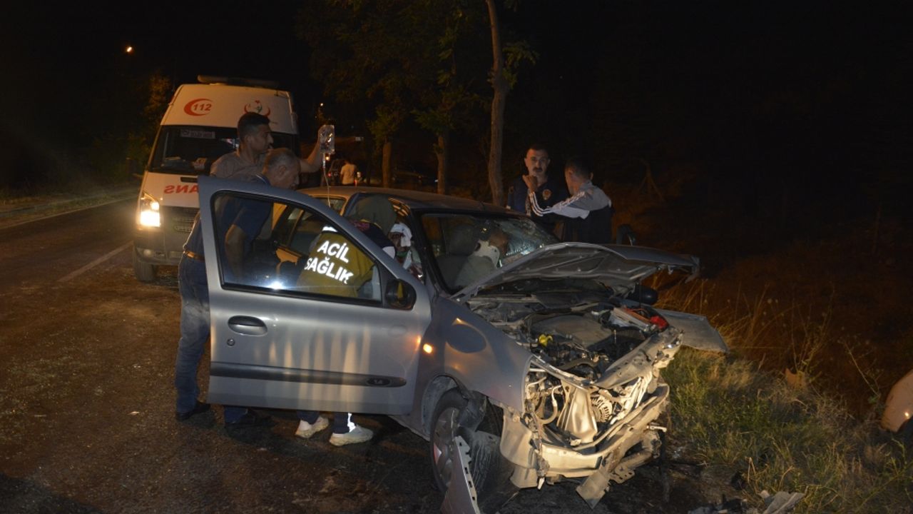 Manisa'da trafik kazasında 5 kişi yaralandı