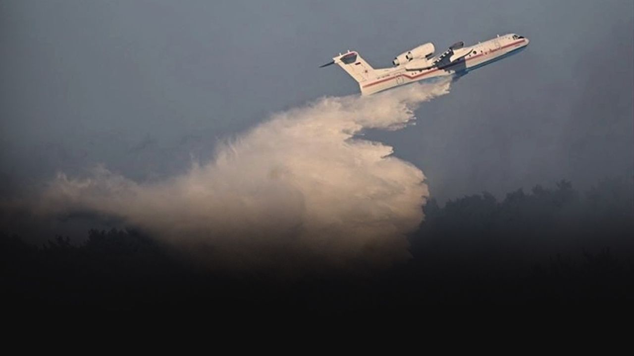 İzmir'deki orman yangınına müdahale eden helikopter baraja düştü