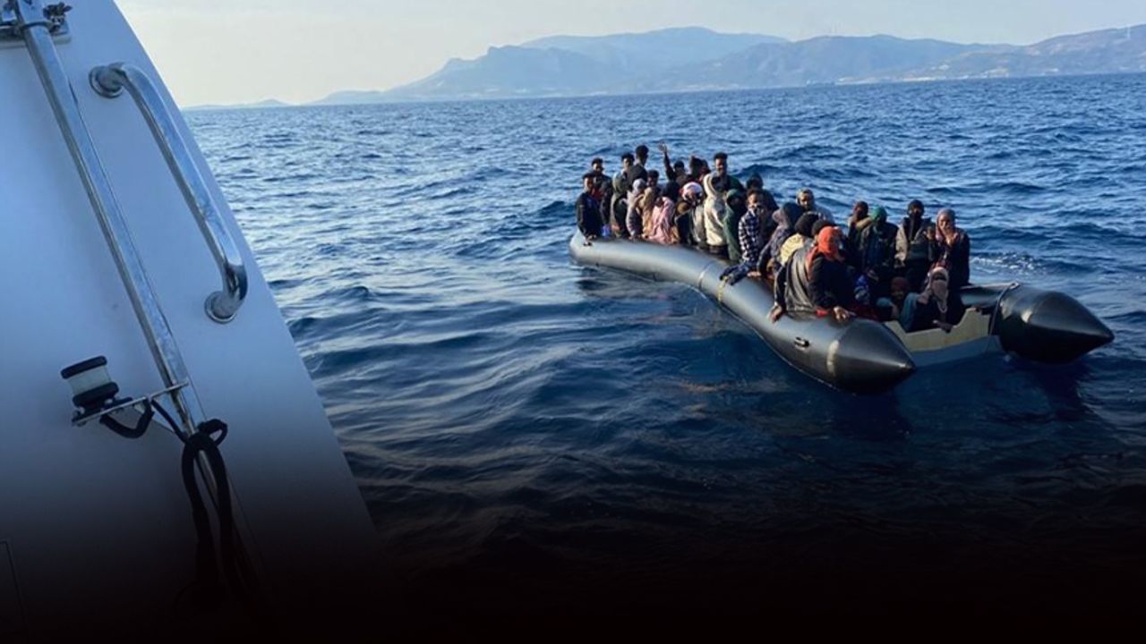 İzmir açıklarında kaçak avı... 80 düzensiz göçmen yakalandı