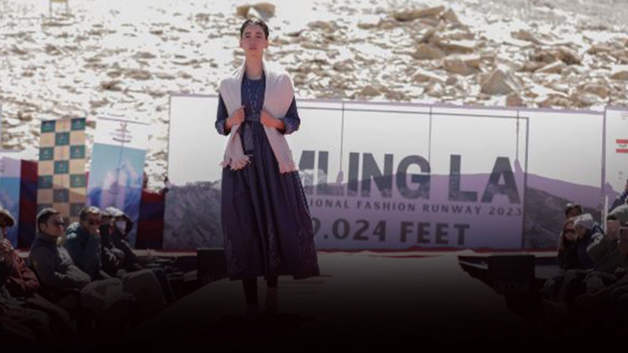 İzmirli üniversite öğrencisinden 5 bin metrelik dağda dünya rekoru