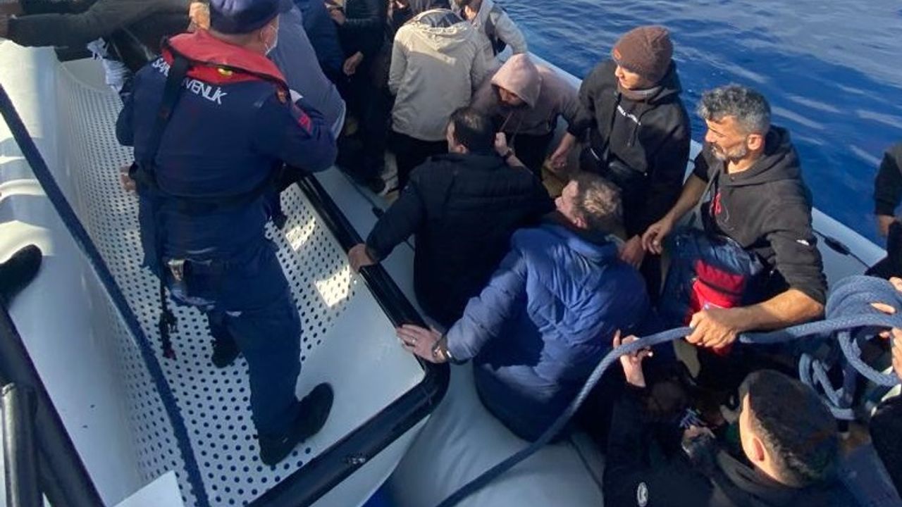 Marmaris açıklarında 39 düzensiz göçmen kurtarıldı