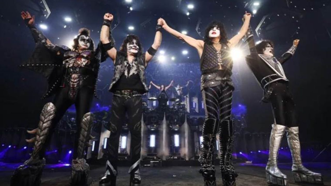 Dünyaca ünlü rock grubu Kiss 'sanal' oluyor