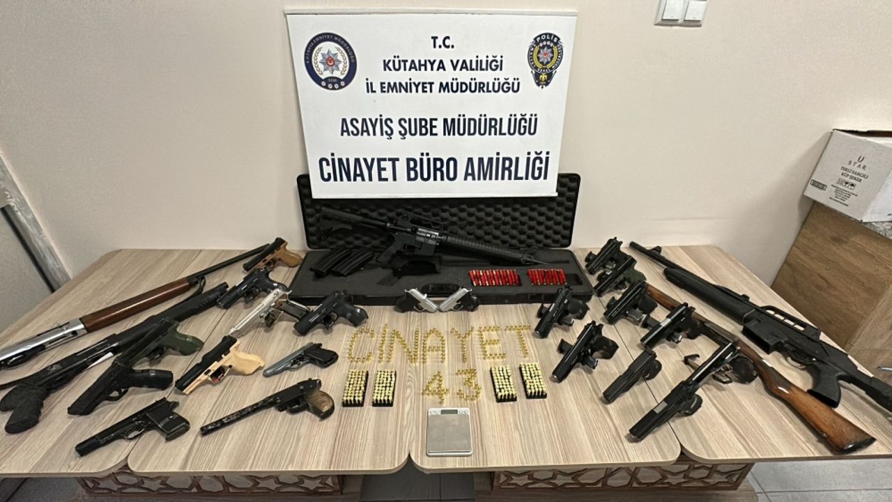 Kütahya merkezli kaçak silah ticareti operasyonunda 5 zanlı tutuklandı
