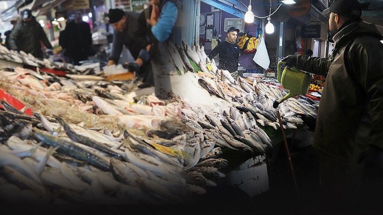 İzmir'deki soğuk hava balık tezgahlarına bolluk getirdi