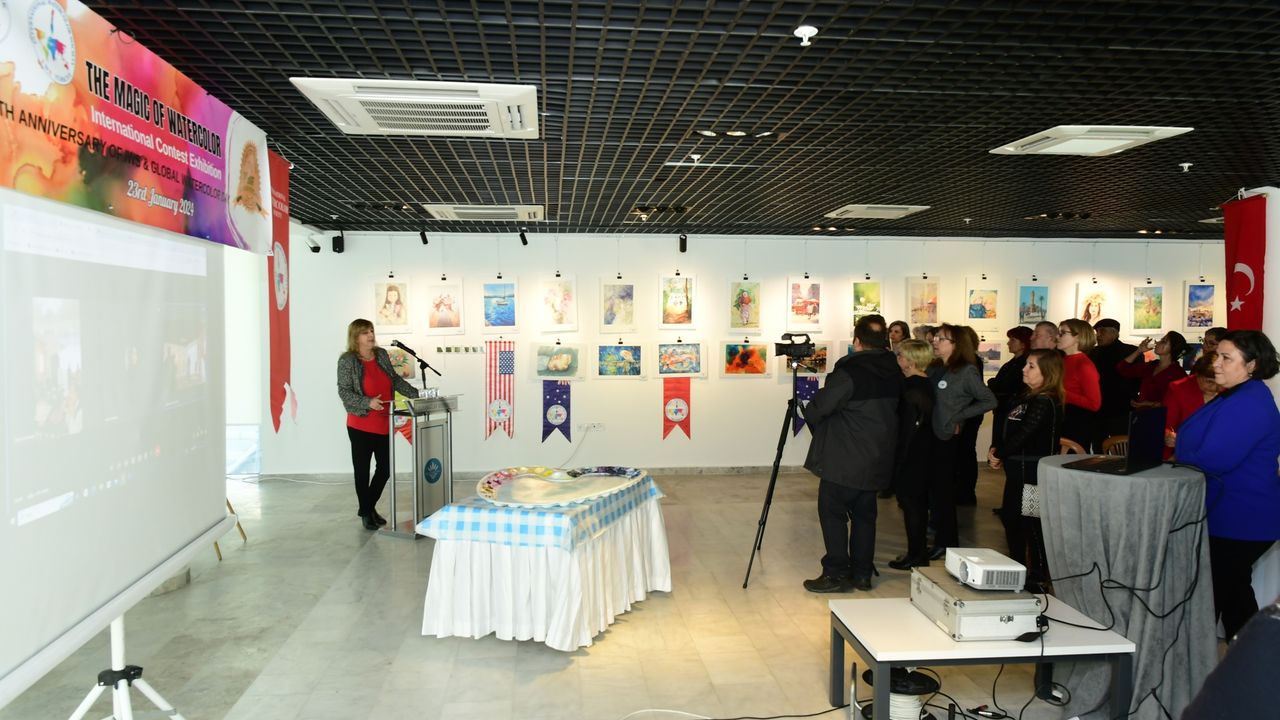 “Sulu Boyanın Büyüsü” sergisi YKSM'de açıldı