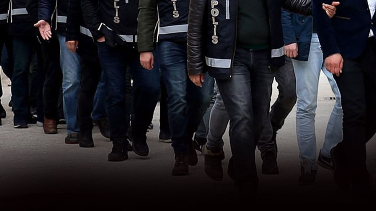 İzmir’de FETÖ’nün TSK yapılanmasına operasyon... 9 kişi gözaltında!