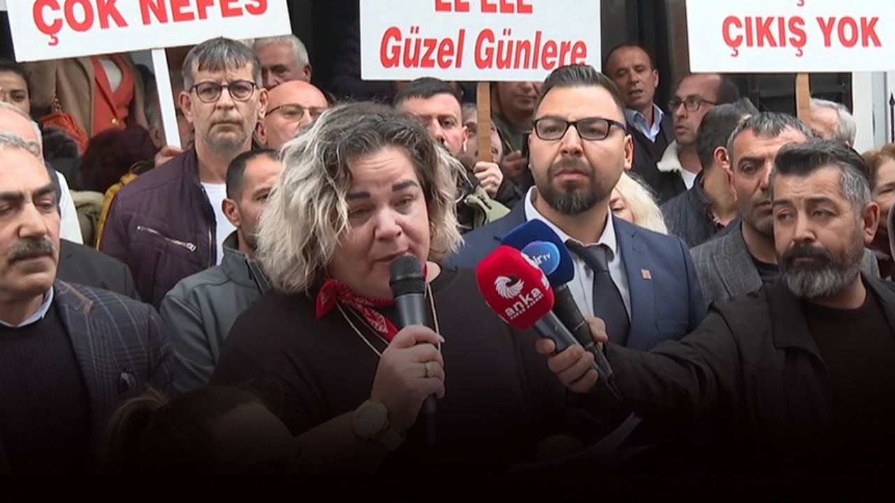 CHP İzmir önünde 'Soyer' eylemi... 'Anketler manipüle edilmiş!'