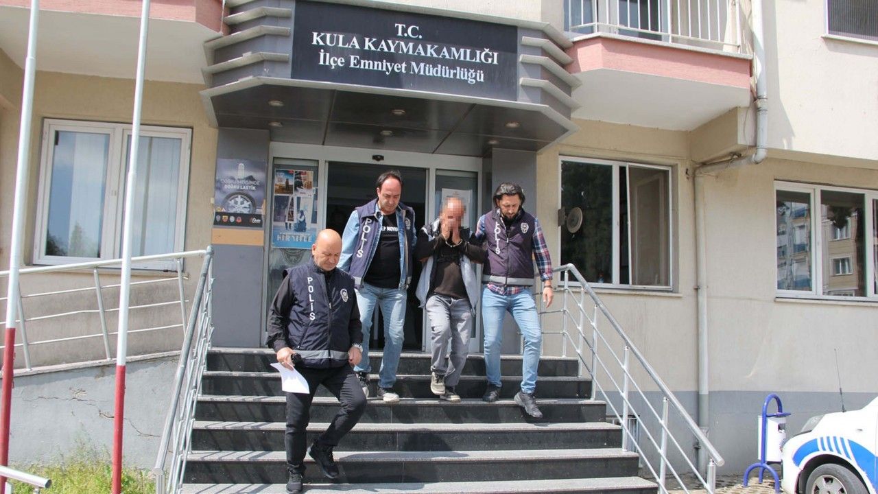 Manisa'da 22 ayrı suçtan aranan şüpheli yakalandı