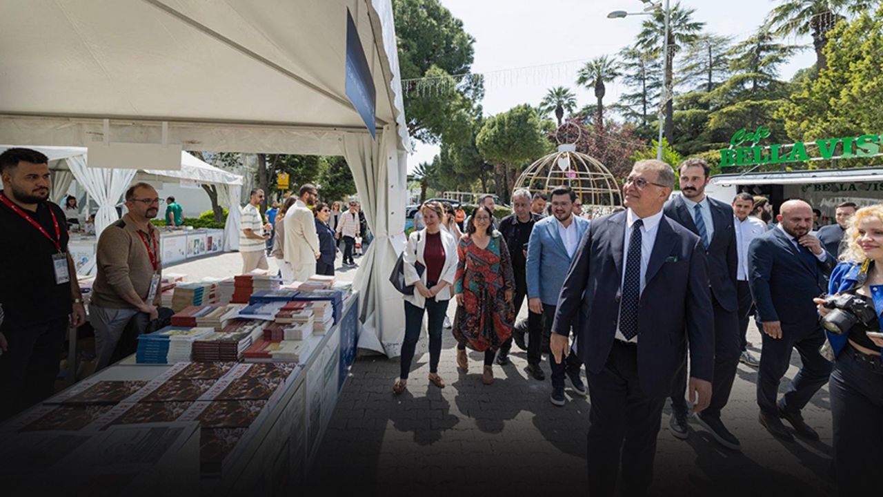İzmir: Kültür, Mekân, İnsan Dergisi’nin ilk sayısı kitap fuarı’nda yerini aldı!