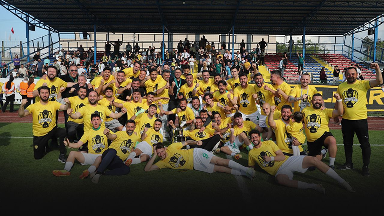 Namağlup Şampiyon Aliağaspor FK 2'nci Ligde