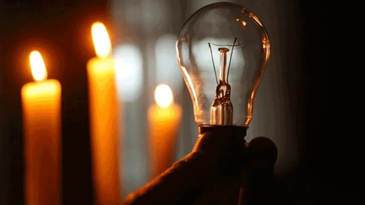 İzmir'de o ilçeler karanlığa gömülecek: İşte güncel elektrik kesintileri listesi!