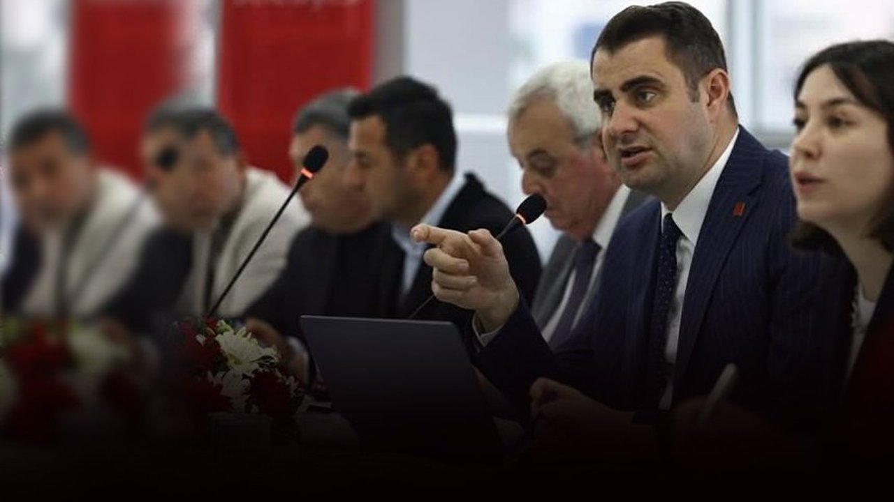 Güç’ten ilçe başkanlarına talimat yağmuru: Nöbete gelmeyen meclis üyelerinin listesini istedi!