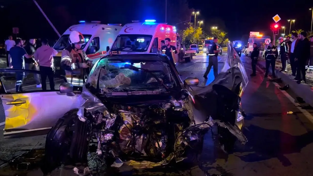 İstanbul'da feci kaza... 2’si ağır 11 yaralı