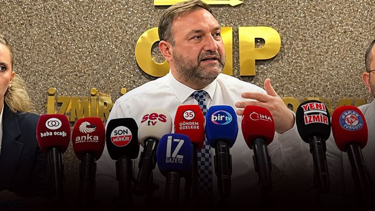 Gümrükçü’den Yeni Parti İzmir kongresine: Biz çarşaf ve blok biliyorduk onlar beton liste buldu!
