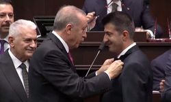 Mehmet Ali Çelebi, AK Parti'ye katıldı: Rozetini Erdoğan taktı