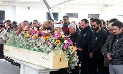Şarkıcı Sıla'nın acı günü! Babasını son yolculuğuna uğurladı
