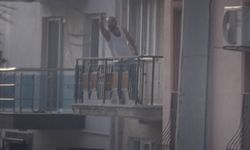 Korku dolu anlar yaşandı!  6 aylık bebeğinin annesini balkonda bıçakla rehin aldı