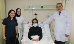 56 yaşındaki kadının göğüs boşluğundan 3 kilogram tümör çıktı