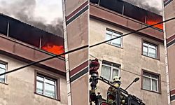 Zeytinburnu'nda yangın paniği! 4'ü çocuk 7 kişi kurtarıldı