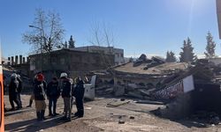 CHP İzmir İl Başkanı Aslanoğlu Gaziantep’te… Çoğu binada çalışma yok!