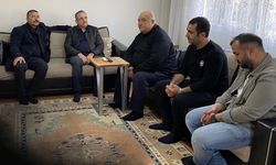 AK Partili Sürekli depremzedeleri yalnız bırakmıyor... "Yüklerini hafifletmeye çalışıyoruz"