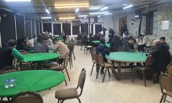İzmir'de kumar baskını! Suçüstü yakalanan 84 kişiye ceza!