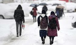 Yoğun kar yağışı nedeniyle eğitime 1 gün ara verildi
