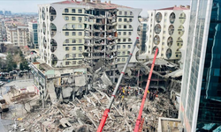 89 kişiye mezar olan sitenin müteahhidi yakalandı!