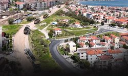 İZBETON asfalt çalışmalarına devam ediyor... Eski ve Yeni Foça birbirine yeniden bağlanıyor!