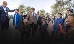 Başkan Soyer'den 23 Nisan mesajı... Size söz çocuklar! Yeniden baharlar gelecek