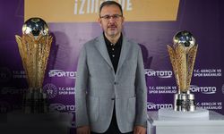 Bakan Kasapoğlu Süper Lig ve 1. Lig şampiyonluk kupalarını tanıttı