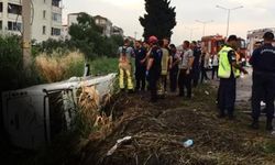 İzmir'de cezaevi nakil aracı devrildi... Çok sayıda yaralı var