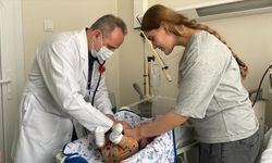 Soluk borusu dar olan Gürcü bebek, İzmir'deki ameliyatla rahat nefes aldı