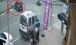 Dönüş yapan otomobil, yayayı altına aldı sonra tekrar üstünden geçti