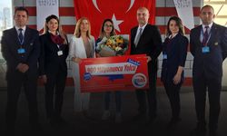 Nazlıcan hayatının sürprizini yaşadı... İZBAN 900 milyonuncu yolcusunu kutladı