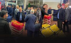Bakan Kasapoğlu'ndan İzmir Meyve ve Sebze Hali'ne ziyaret