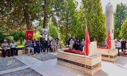 Arife gününde şehit kabirleri ziyaret edildi