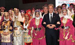 Bornova’da Balkan dansları rüzgarı esti