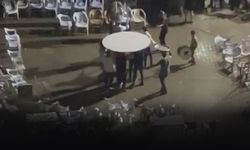 Sağanağa aldırış etmediler... Halay çekmeye devam ettiler