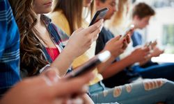 Bakan Şimşek açıkladı... Öğrencilere vergisiz telefon