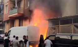 İzmir'de depoda çıkan yangında 8 kişi dumandan etkilendi