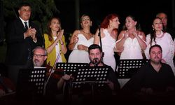 Karşıyakalılar açık havada müzik şöleni yaşadı