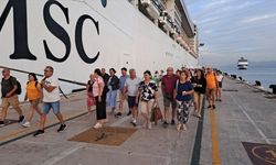 Kuşadası'na 7 kruvaziyerle 8 bin 370 turist geldi